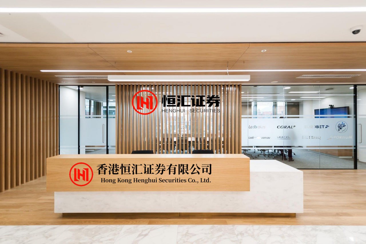 盈利网 刘浩存的资源开始“吓人”了。 刚和张嘉益、秦海璐拍完《主角》, 转头就...